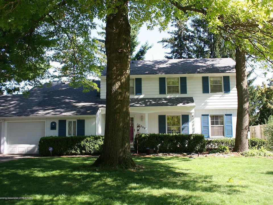 1st image of 2208 Riverwood Dr