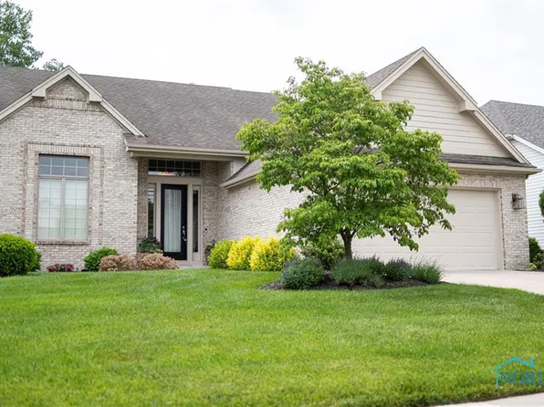 9015 Whispering Pine Curv, Sylvania, OH 43560