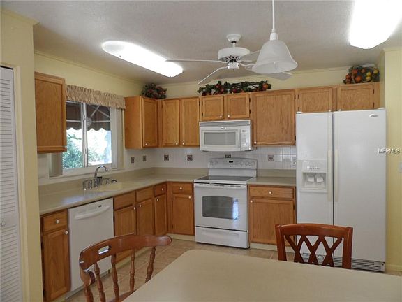 2nd image of 663 Foxwood Blvd
