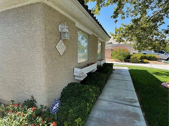 4th image of 1709 English Oak St
