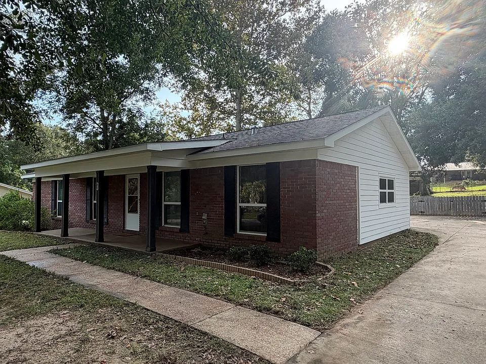 122 Rita Ave