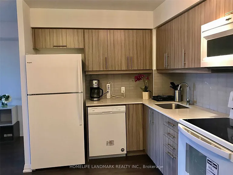30 Meadowglen Pl #1006 — Photo 4