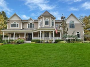 283 Sickletown Rd, West Nyack, NY 10994