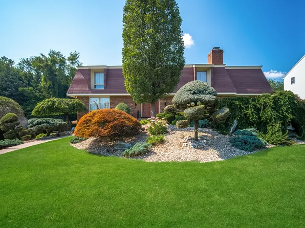 88 Old Common Road, Wethersfield, CT 06109