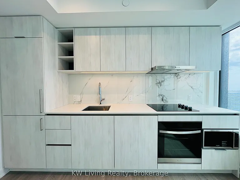 8 Wellesley St W #5710 — Photo 2