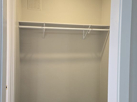 3rd image of 6540 N Glenwood Ave APT 304