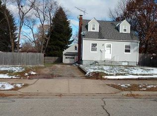 951 Sutherland Ave, Akron, OH 44314