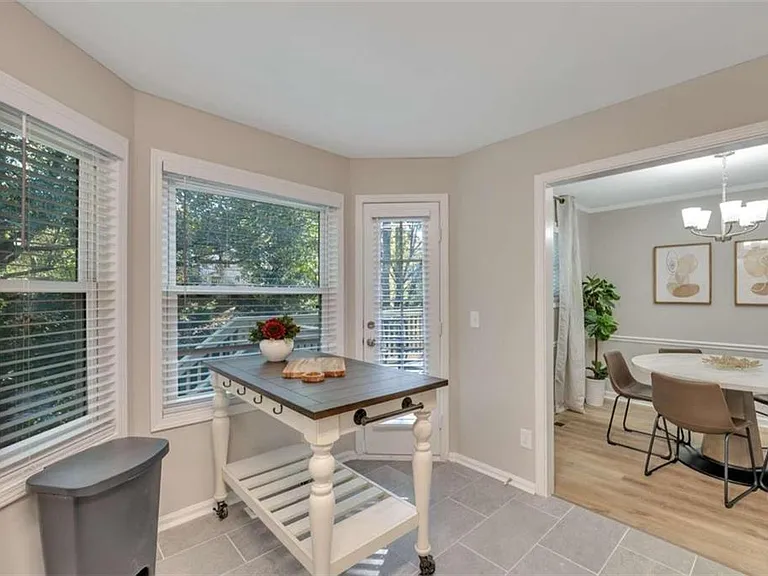 165 Bentley Pkwy — Photo 14