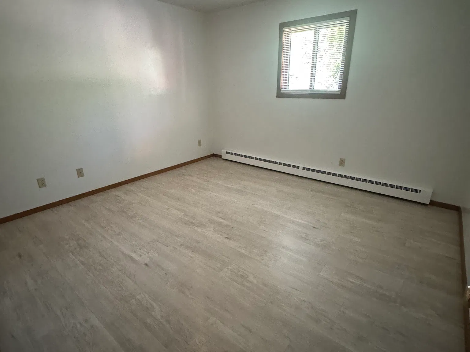 2 bed, $1,000 — Photo 1