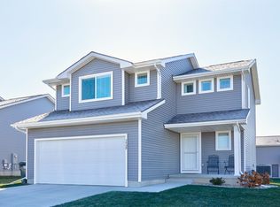 2409 Sunview Dr, Granger, IA 50109