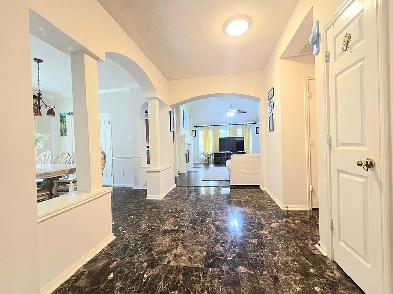 2634 Shelby Dr — Photo 4