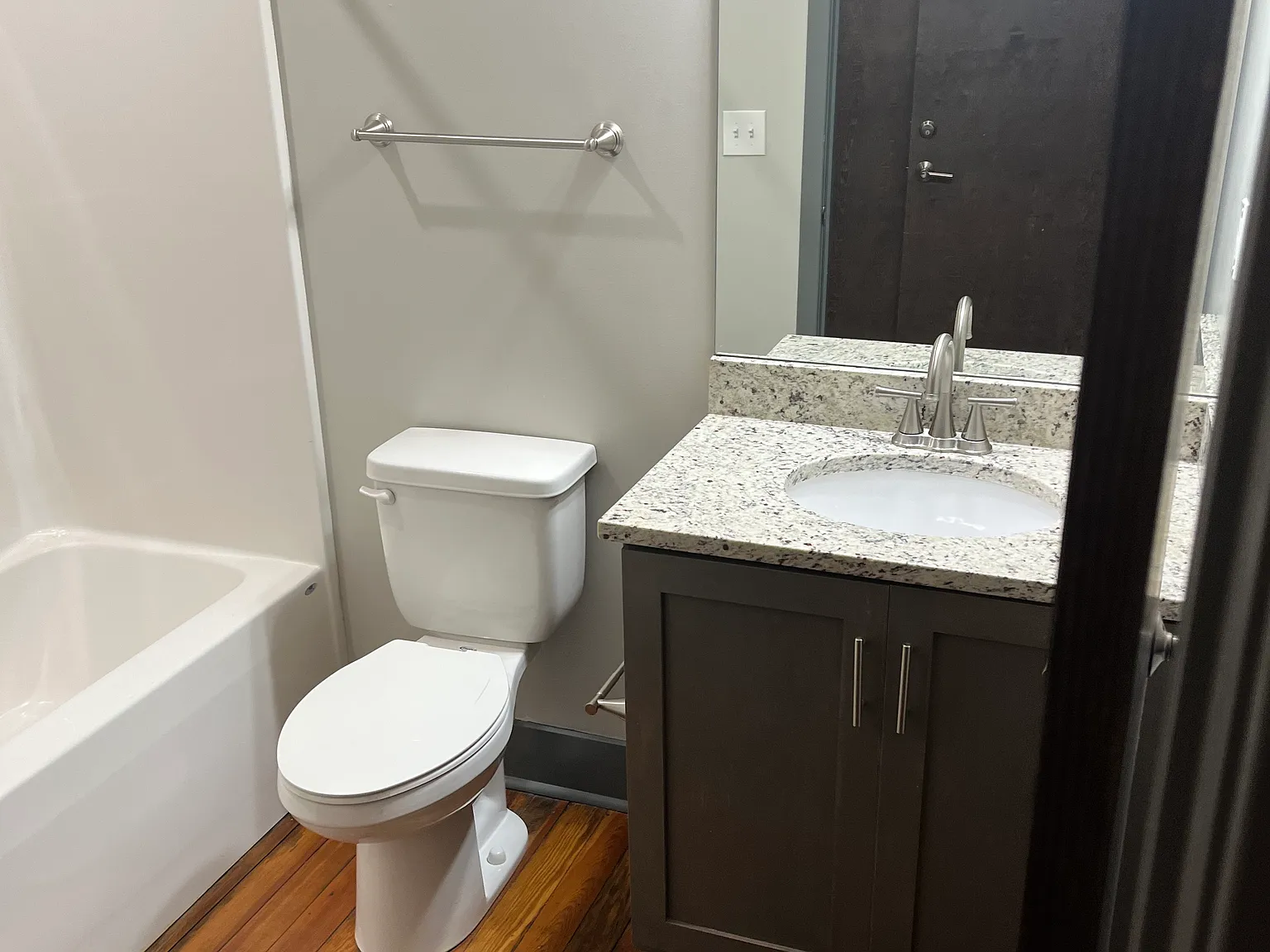 105 Campbell Ave SW — Photo 3