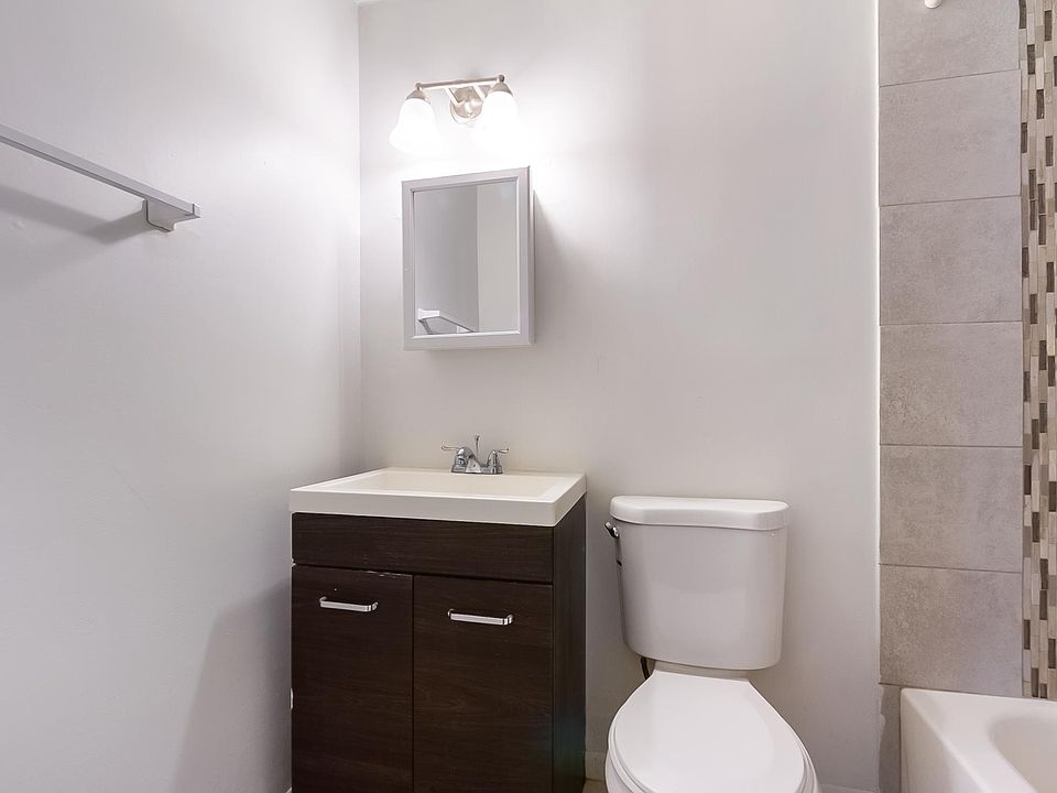 1st image of 17725 Rosewood Ter