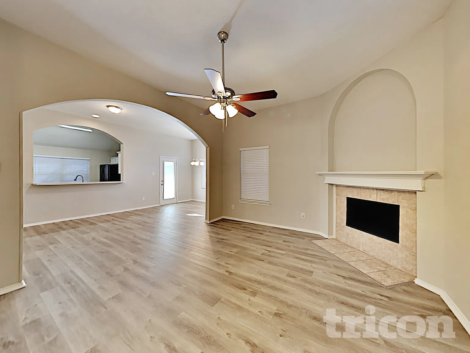 2414 Portland Drive Arlington TX — Photo 3