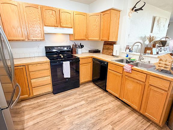 5th image of 331 Cole Ave
