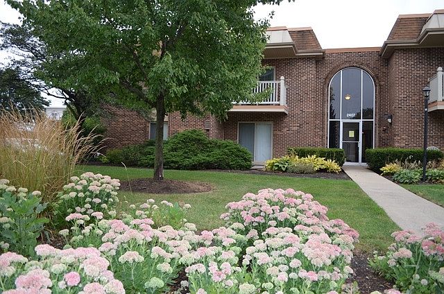 1st image of 2407 N Kennicott Dr APT 1A