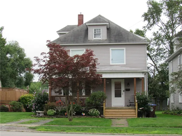 668 Thornton St, Sharon, PA 16146