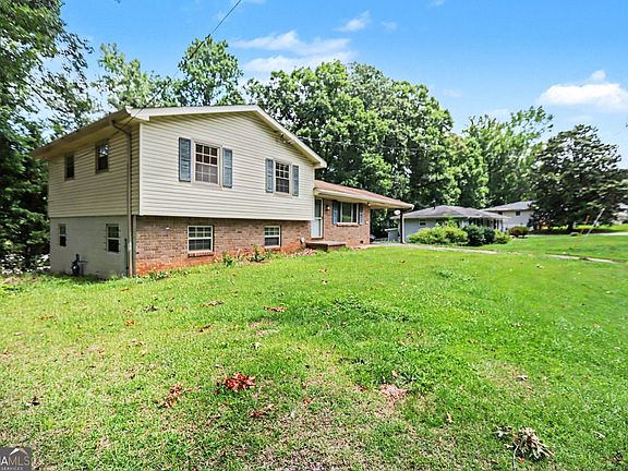 2nd image of 1229 De Leon Ct