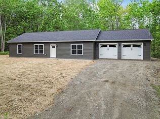 12 Twin Oaks Ln, Vassalboro, ME 04989