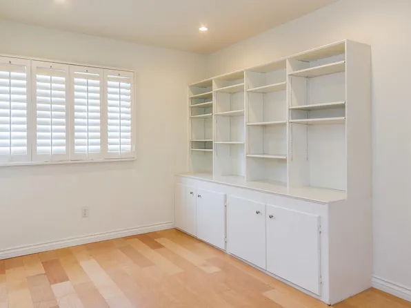4261 W Sarah St, Burbank, CA 91505