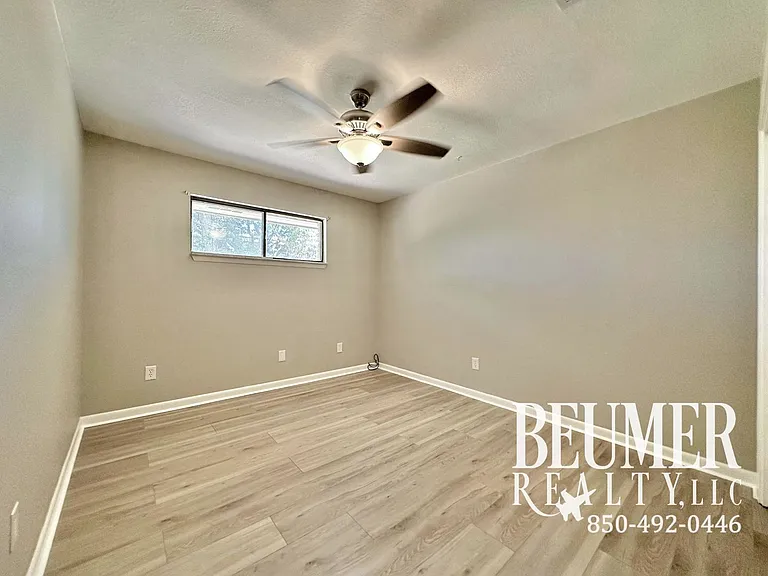 5078 Leeward Dr — Photo 10