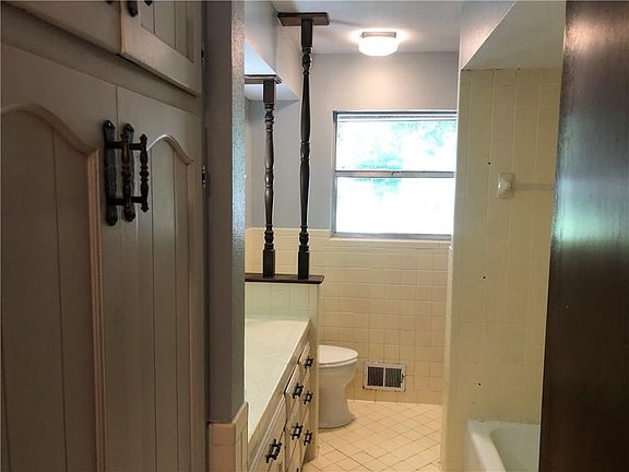 5th image of 2509 Briarwood Dr