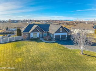 908 Majesty Heights Dr, Yakima, WA