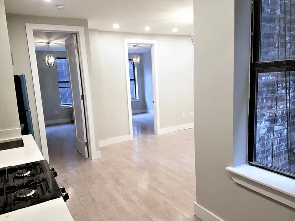 1311 Lincoln Place image 2 of 8