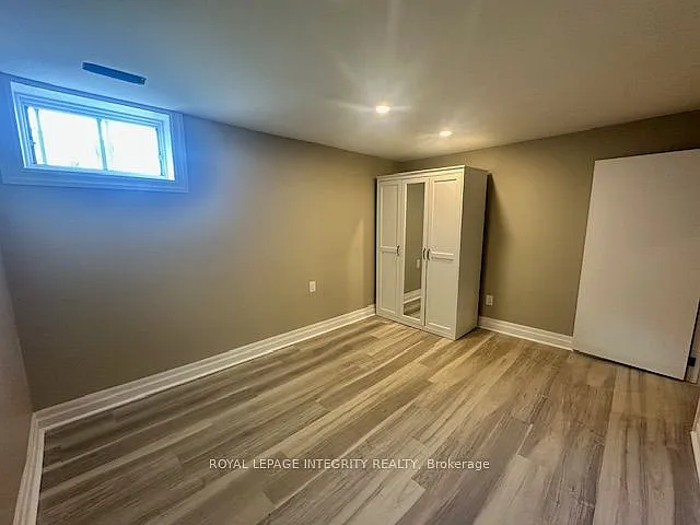 1398 Jamison Ave #B — Photo 12