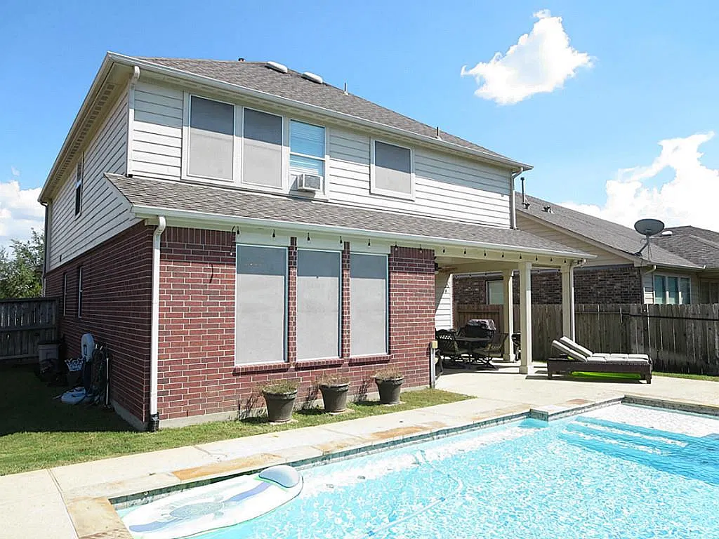 5 bed, 3.0 bath, 2611 sqft, $3,150 — Photo 3