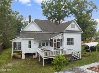 869 Main St, Chipley, FL 32428