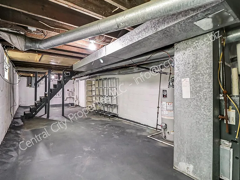 1267 Wilson Ave — Photo 18