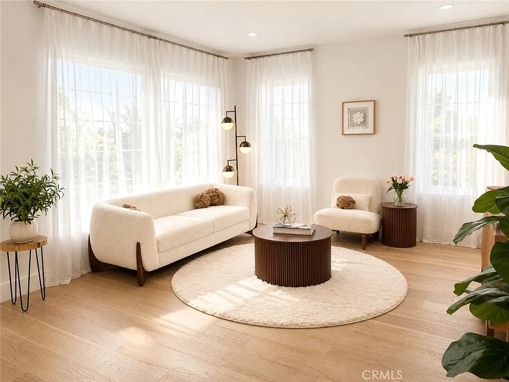 4 bed, 1468 sqft, $6,800 — Photo 2