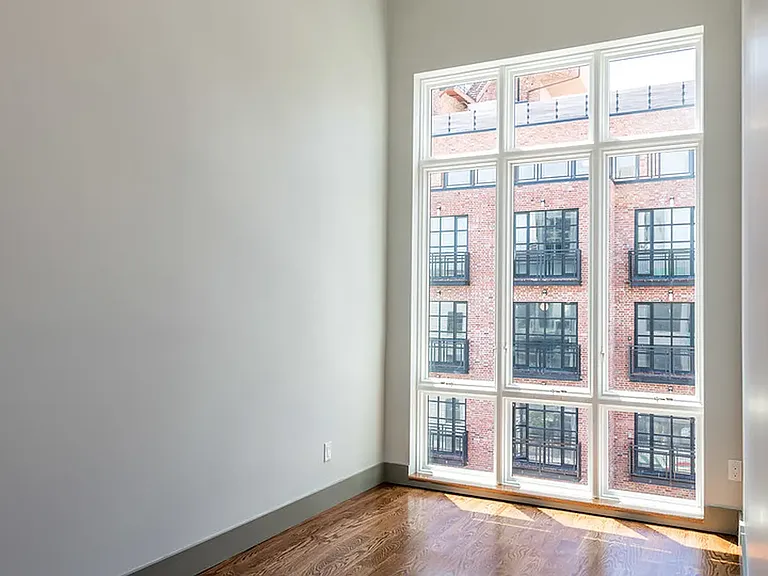 169 N 7th St #2L — Photo 10
