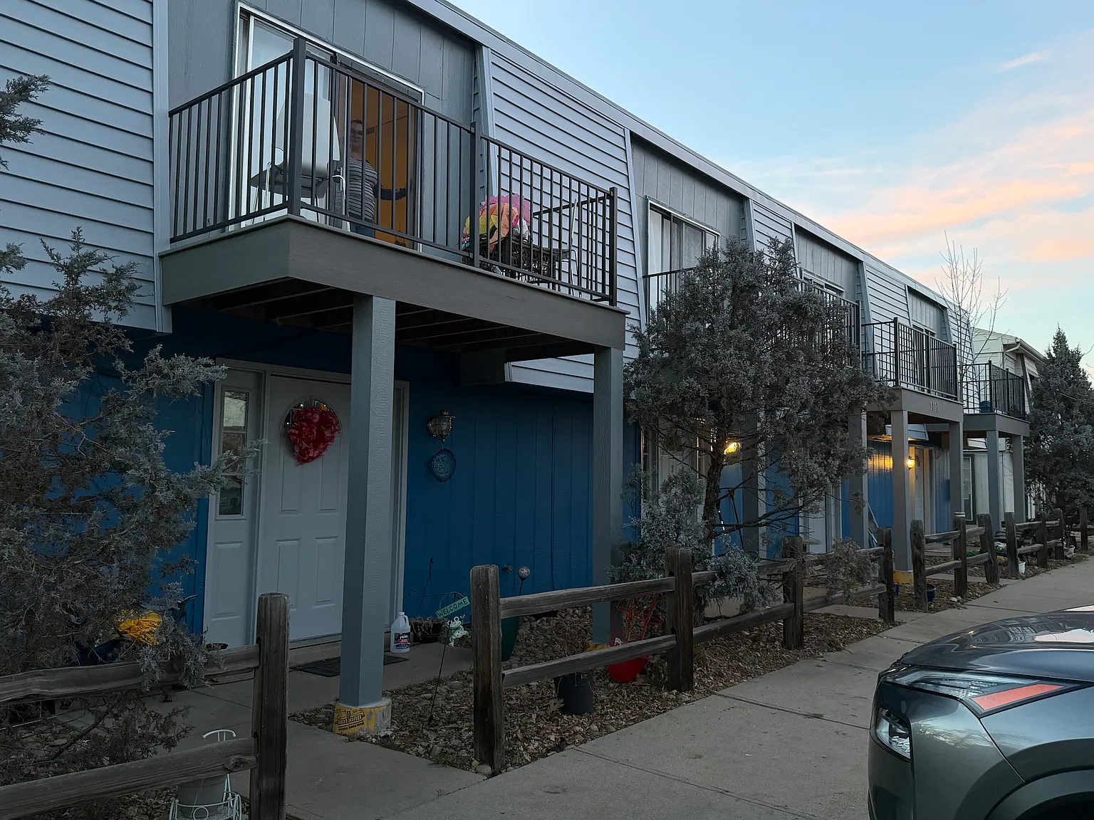 2 bed, 800 sqft, $1,900 — Photo 1