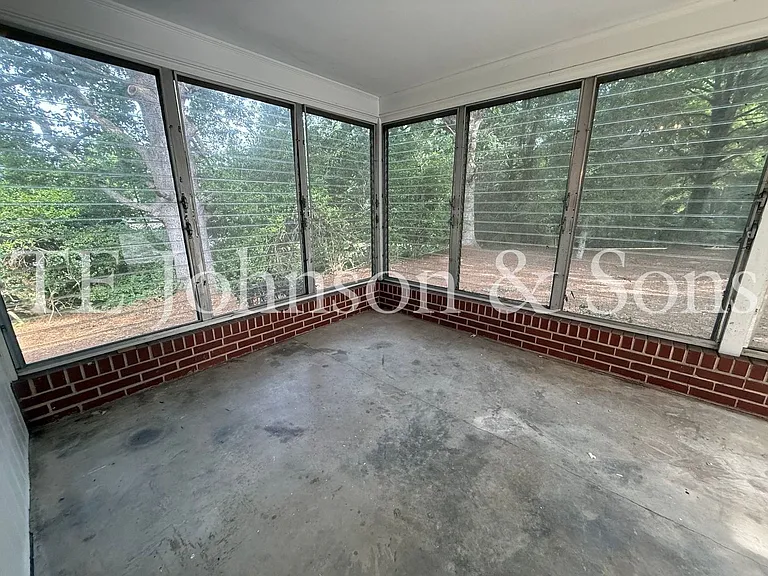 5535 Robinhood Rd — Photo 37