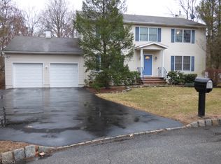 5 Kram Ct, Wayne, NJ 07470