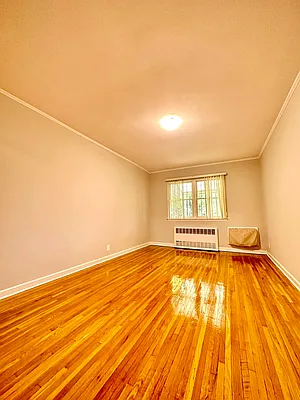 Rented by Zikos Realty Services | media 36