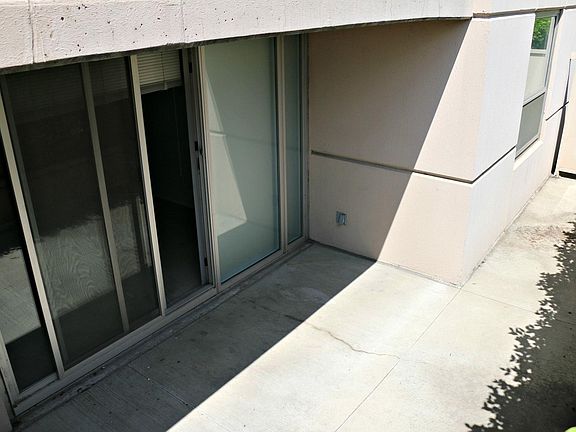 5th image of 545 N Dearborn St #909W