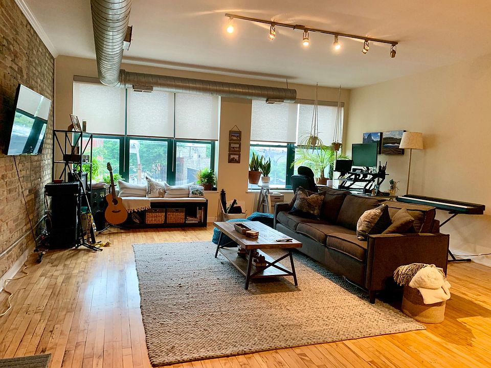 1st image of 1123 N Ashland Ave APT 3