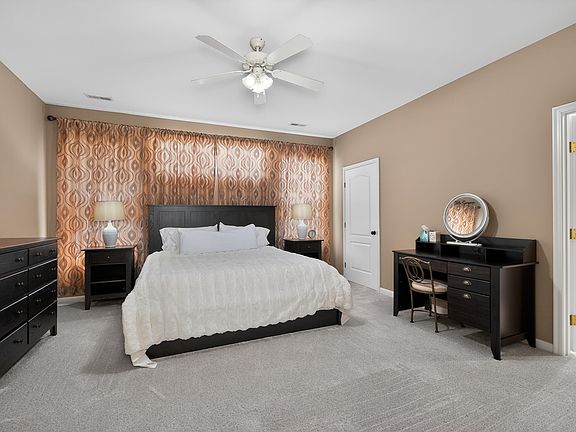 4th image of 2695 Saint Charles Cir