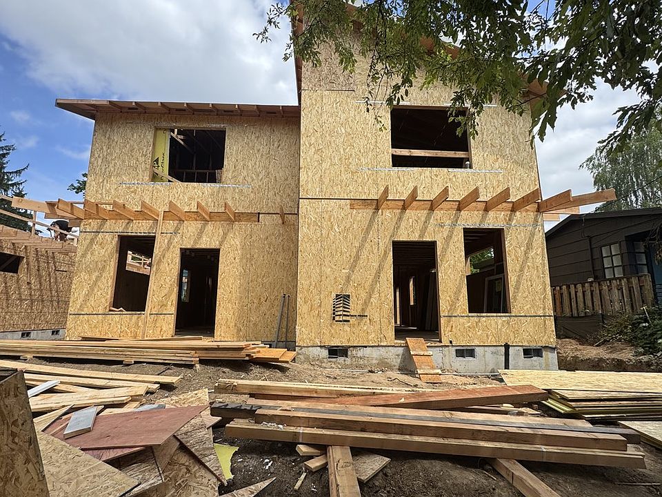 1st image of 2020 SE 34th Ave