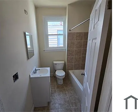 123 W Loudon St — Photo 3