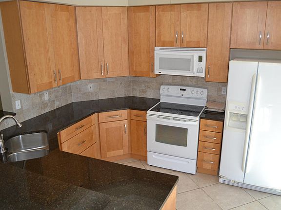 2nd image of 3002 Mainsail Cir #3002