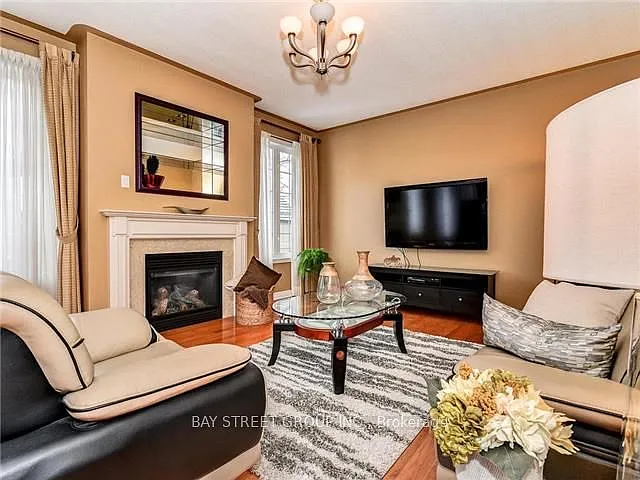 43 Larkmead Cres — Photo 7