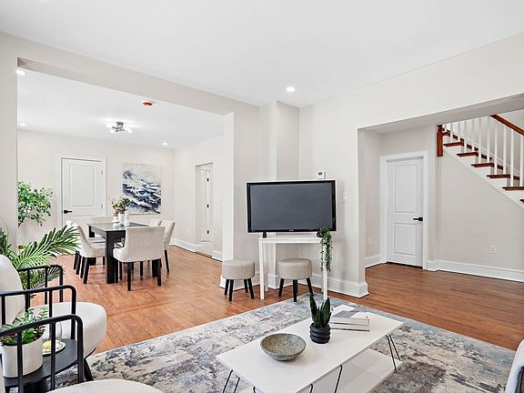 2nd image of 45 Como Rd