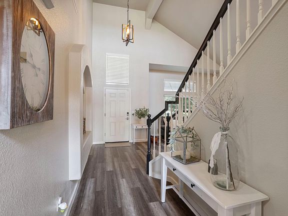 4th image of 4258 Blake Cir