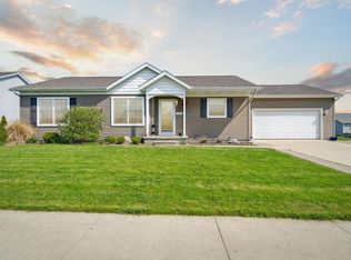 7769 Drakeshire Blvd, Almont, MI 48003