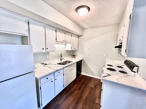 Brand new quartz counters and flooring throughout