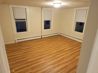 27 Union St APT 3, Concord, NH 03301